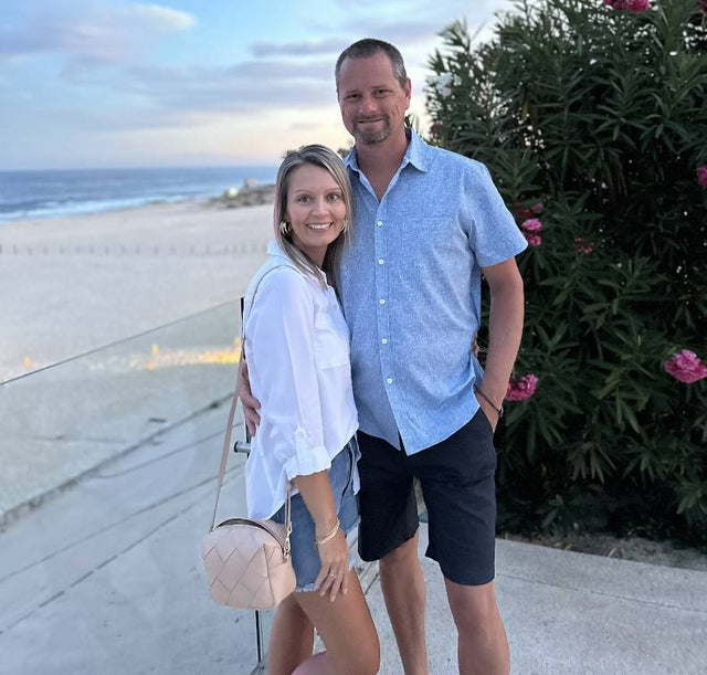 Cariloha ambassador Amanda Proctor and a companion standing near the beach on the ambassador rewards trip
