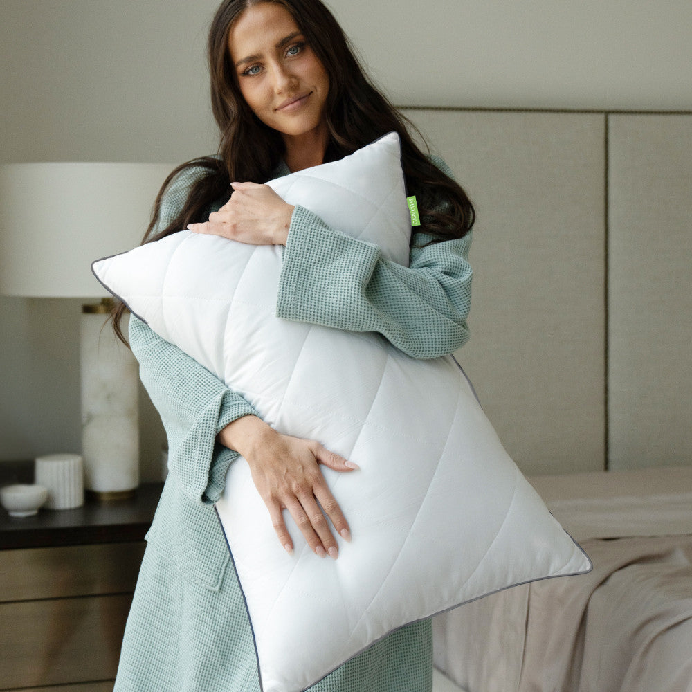 model hugging down feather pillow~Standard