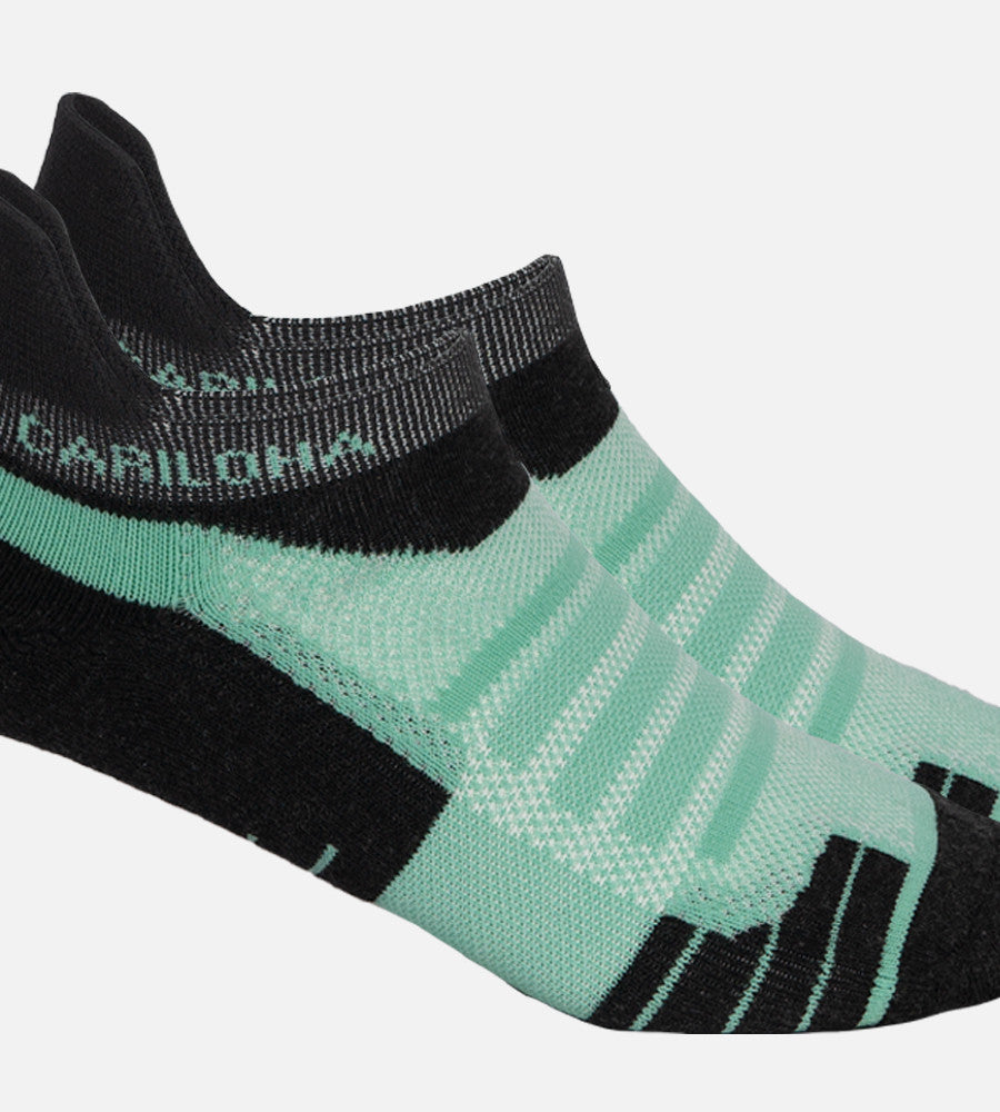 close-up on Carbon Heather/ Mint tab athletic socks~Carbon Heather/ Mint