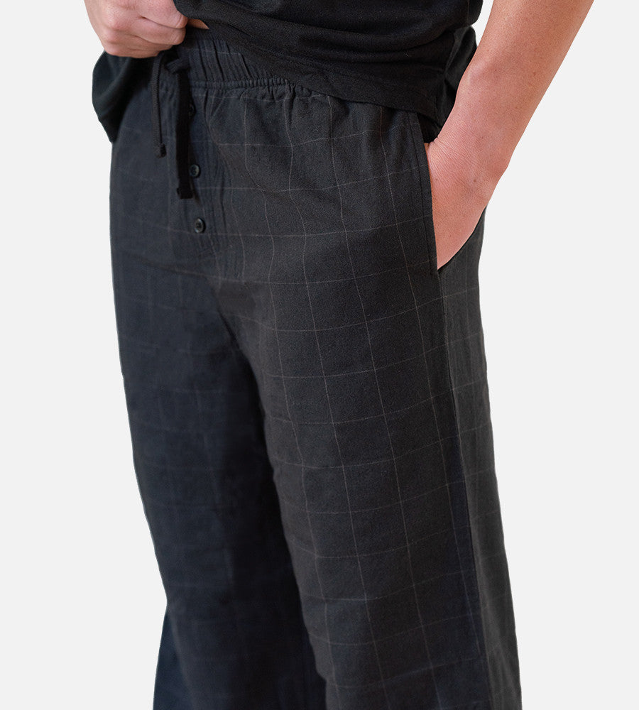 close-up on waist~Plaid Black