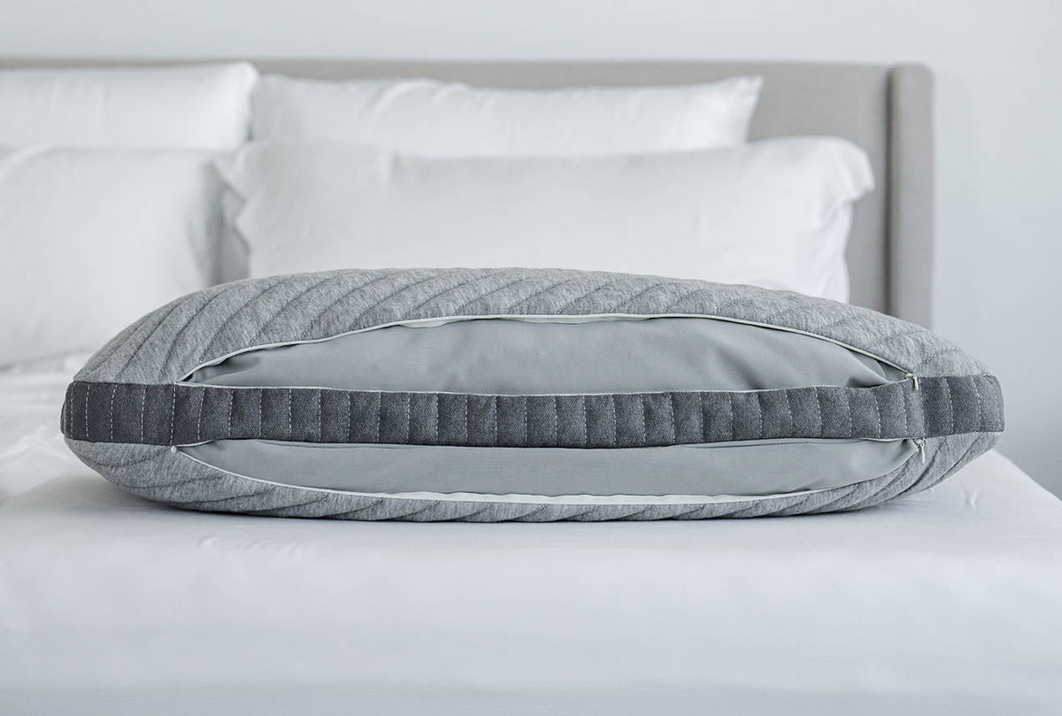 Side profile image of the Retreat pillow showing the dual chamber